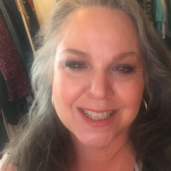 Meet your Posher, Brenda - Picture 1 of 1